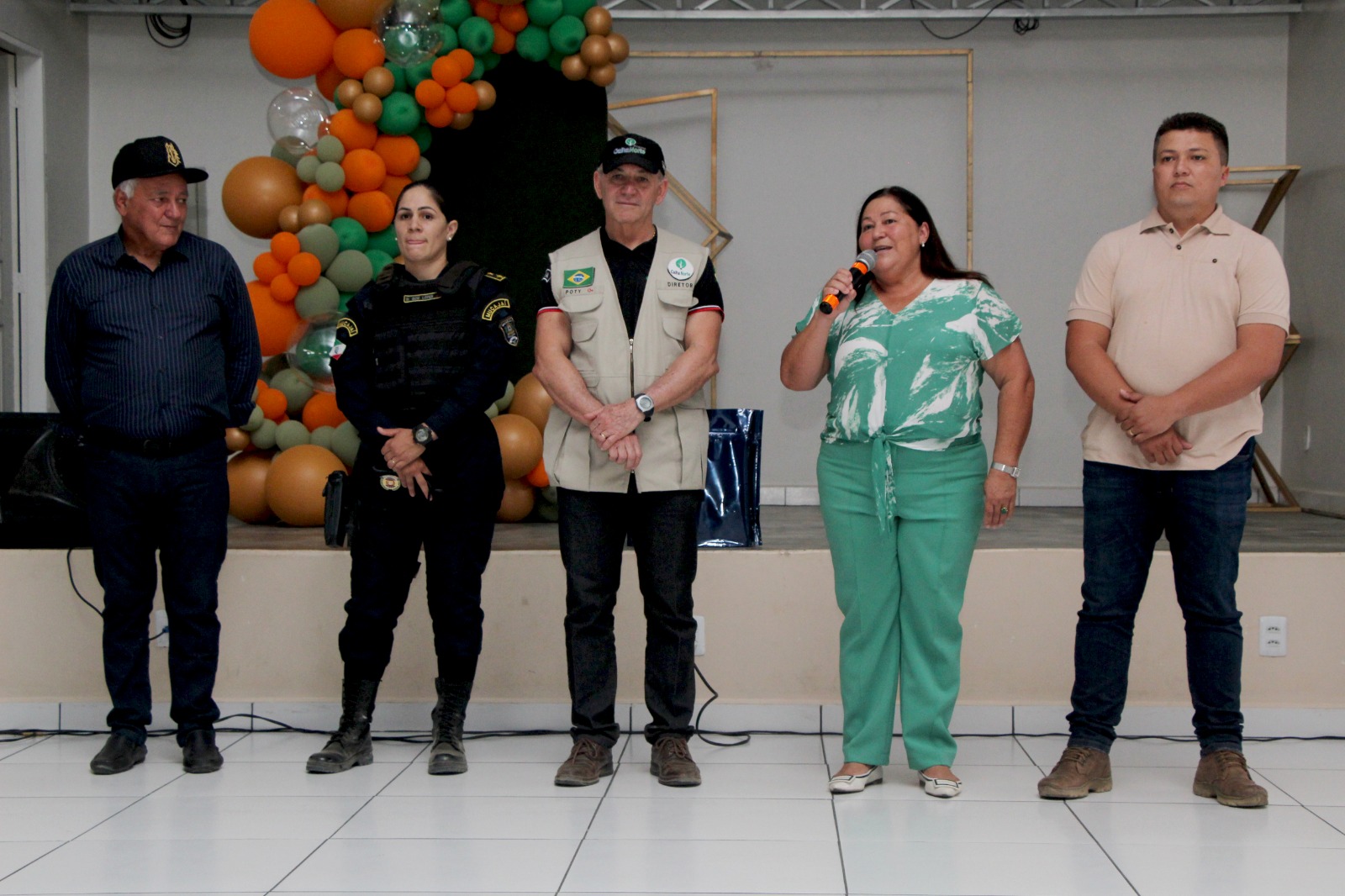 Presidente do Calha Norte e autoridades de Mucajaí em solenidade no município (Foto: Wenderson Cabral/FolhaBV)