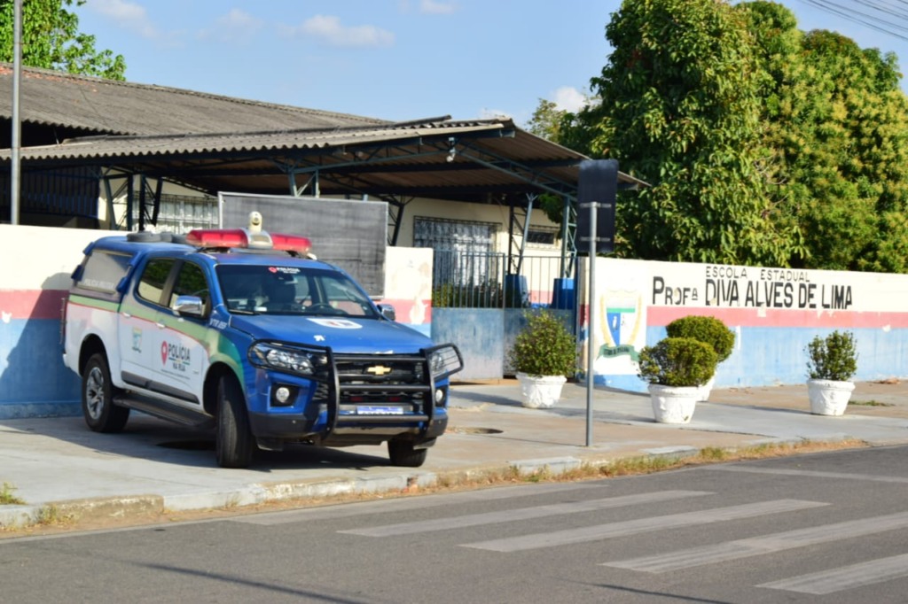 A PolÃcia Militar foi acionada da escola e ouviu relato dos colegas do menino e da gestora. (Foto: Nilzete Franco/FolhaBV) A PolÃcia Militar foi acionada da escola e ouviu relato dos colegas do menino e da gestora. (Foto: Nilzete Franco/FolhaBV)