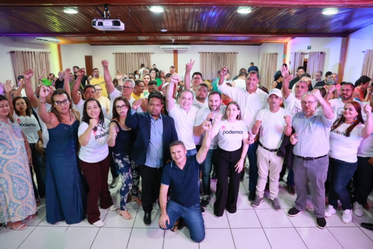 Correligionários do Podemos em evento de filiação (Foto: Divulgação)