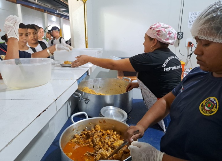 Os convocados para preenchimento das vagas devem entregar a documentação na próxima terça-feira, 12, na Seed (Foto: Ascom/Seed) 