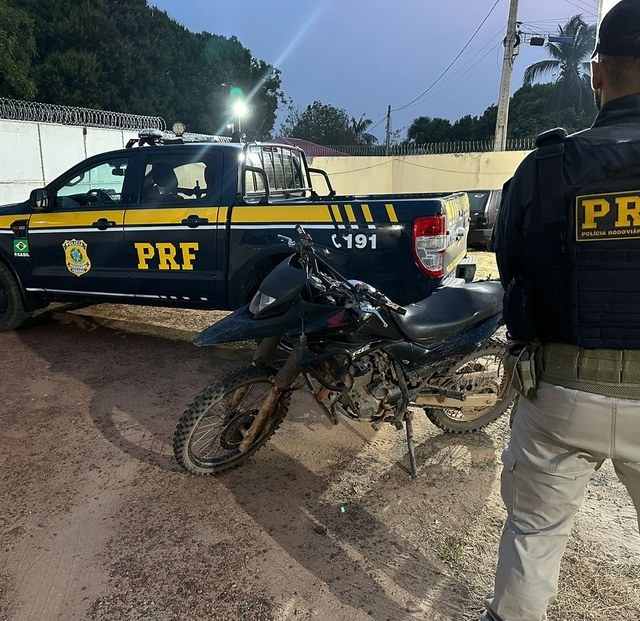 A motocicleta foi recuperada nessa segunda-feira, 11 (Foto: Divulgação/PRF)