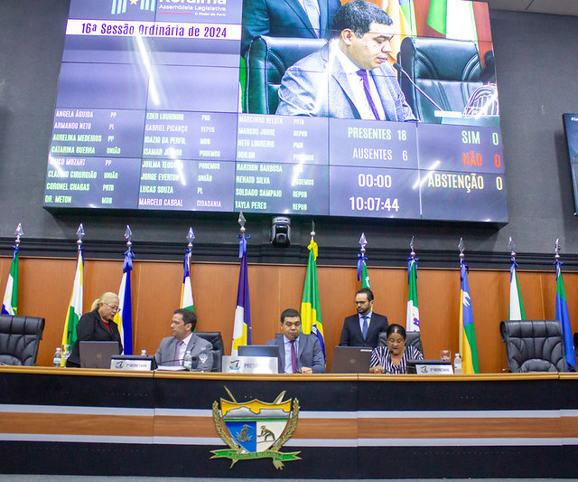 Uma das propostas de emenda à Constituição garante acesso rápido e eficiente a informações dos órgãos da administração pública. (Foto: Nonato Sousa/SupCom ALE-RR)