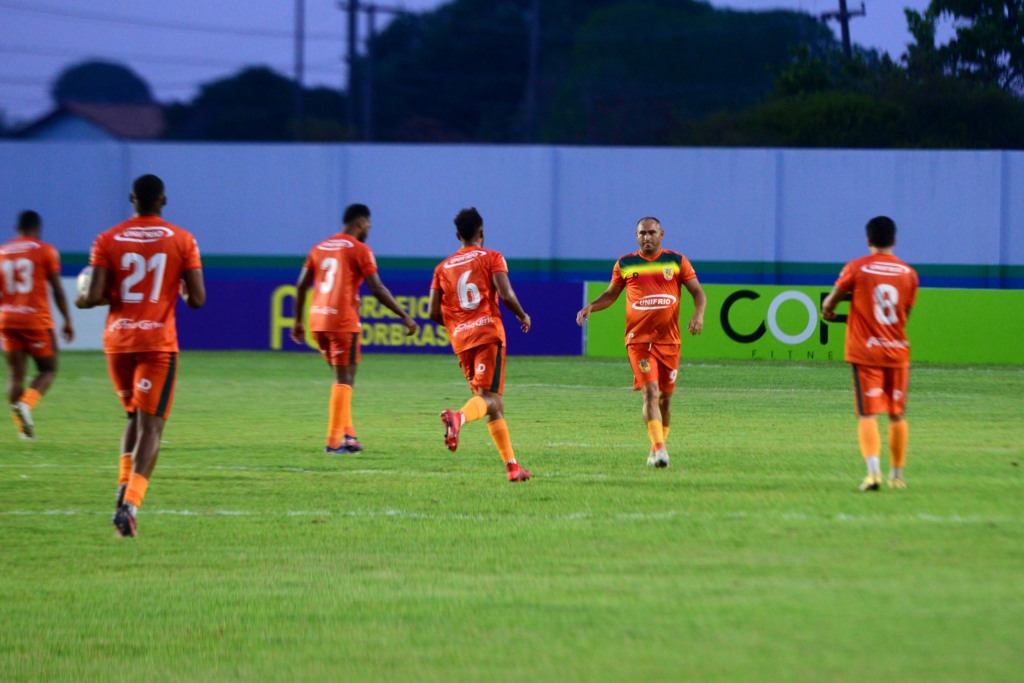 Real goleia Progresso por 6 a 0 e vence a primeira no Roraimão Real goleia Progresso por 6 a 0 e vence a primeira no Roraimão