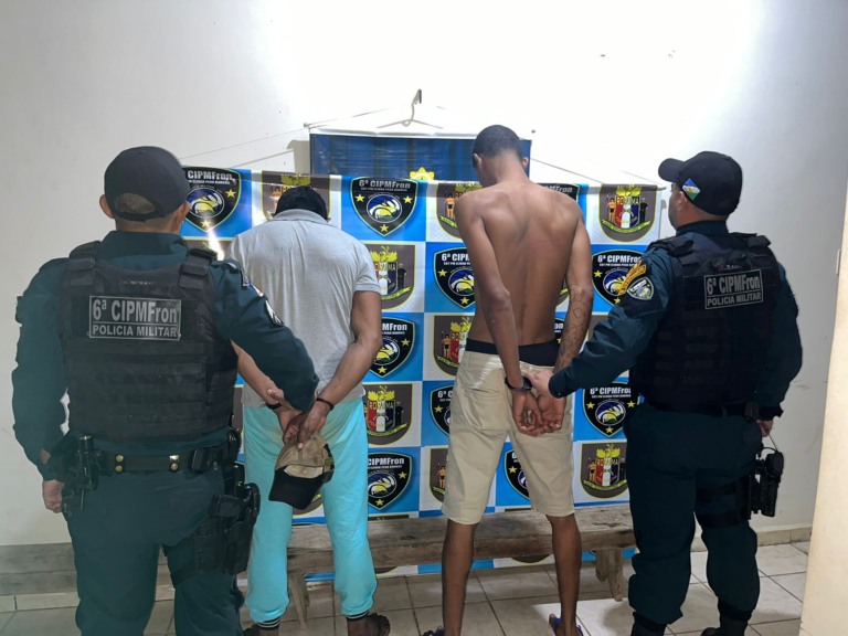 Suspeitos afirmam que não sabiam que a moto era roubada (Foto: Ascom/PMRR)