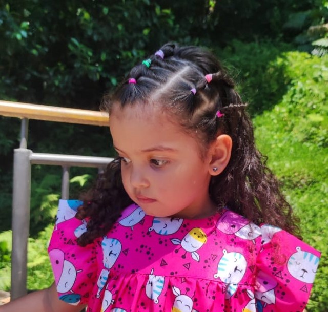 Maria Valentina precisa fazer uso do Proglycem, um medicamento importado que custa quase R$ 4.500 uma única dose. (Foto: arquivo pessoal)