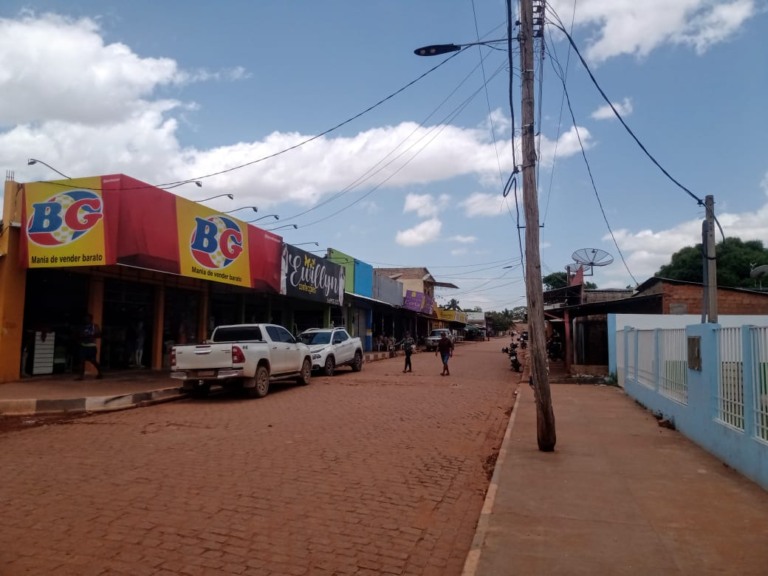 A barreira também derrubou o movimento em supermercados, lojas de confecção, restaurantes e hotéis.  (Foto: reprodução)