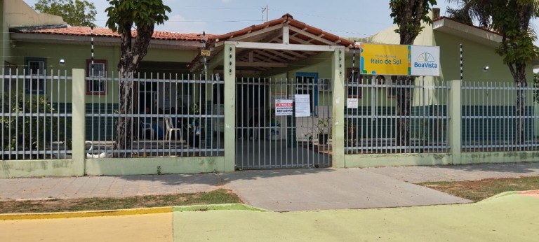 A quinzena de férias foi adiantada e alunos terão que pagar aulas aos sábados. (Foto: arquivo pessoal)