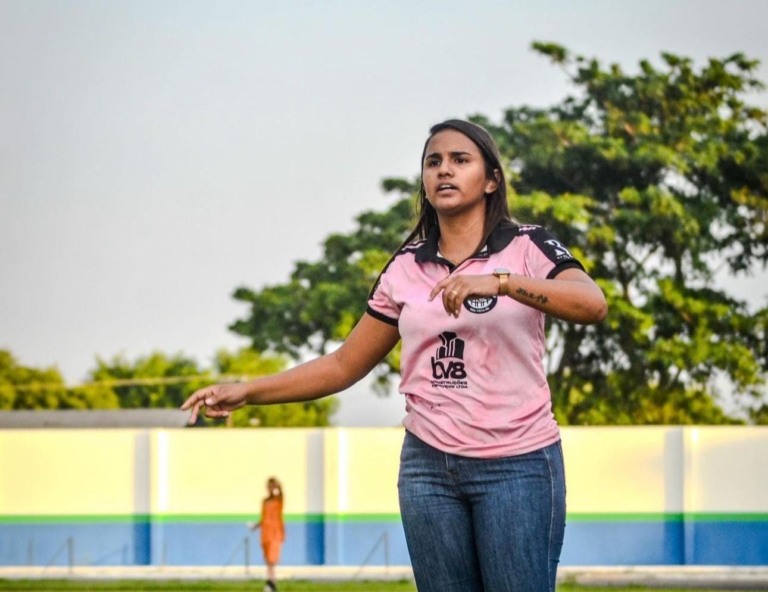 Técnica alvinegra Isabel Alves estreia com vitória no Brasileiro. Crédito: BS Oficial