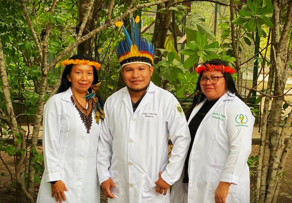 Profissionais que se orgulham de atuar nas suas próprias comunidades, mostrando a força e o desejo da assistência farmacêutica (Foto: Divulgação) Profissionais que se orgulham de atuar nas suas próprias comunidades, mostrando a força e o desejo da assistência farmacêutica (Foto: Divulgação)