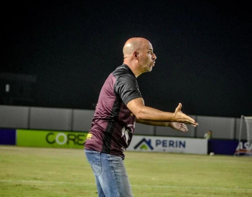 Técnico português Paulo Morgado avalia goleada do Leão Dourado. Crédito: Hélio Garcias/BV Esportes Técnico português Paulo Morgado avalia goleada do Leão Dourado. Crédito: Hélio Garcias/BV Esportes