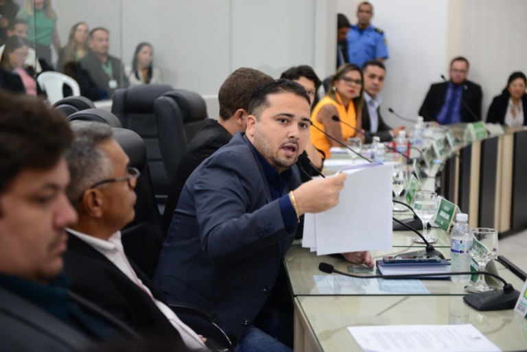 O vereador Julyerre Pablo durante sessão na Câmara Municipal de Boa Vista (Foto: Reynesson Damasceno/CMBV)