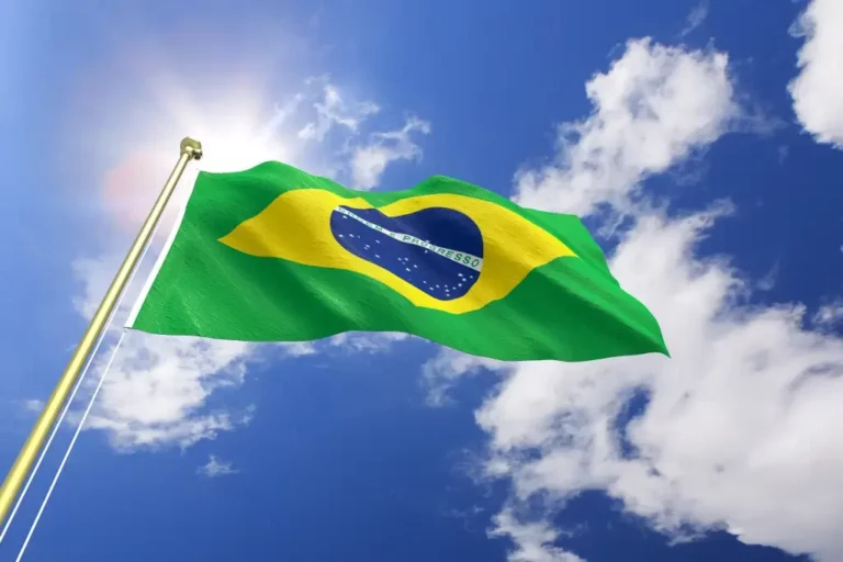 Brasil, amado pelo povo e dividido pelos governantes