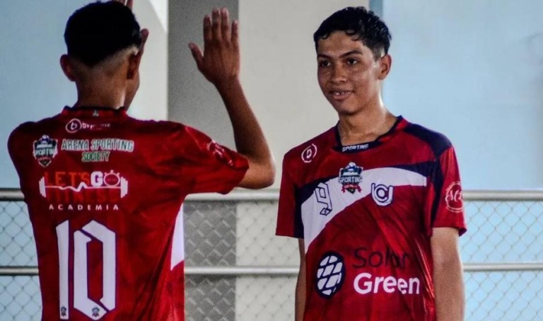 Camisa 10 João Vitor vai à forra em quadra, marca quatro gols à favor e até um contra. (Crédito: ASCOM/Sporting Roraima)