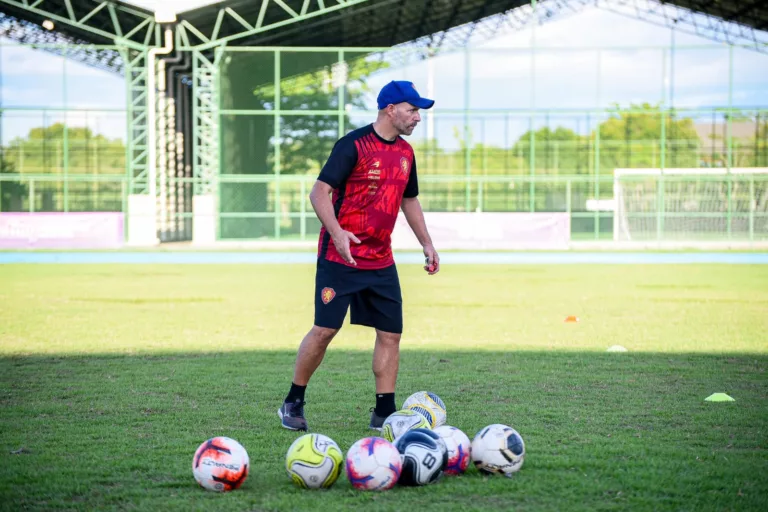 Portuga Paulo Morgado chega em sua segunda semifinal, no primeiro desafio no futebol macuxi. Crédito: Laun Kallenn/Trivela