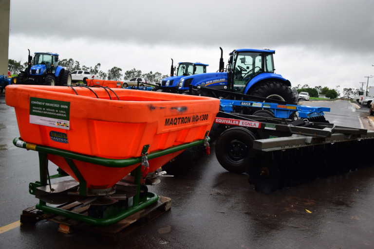 Equipamentos modernos que auxiliarão centenas de famílias que trabalham na agricultura familiar em Boa Vista. (Foto: Nilzete Franco/FolhaBV)