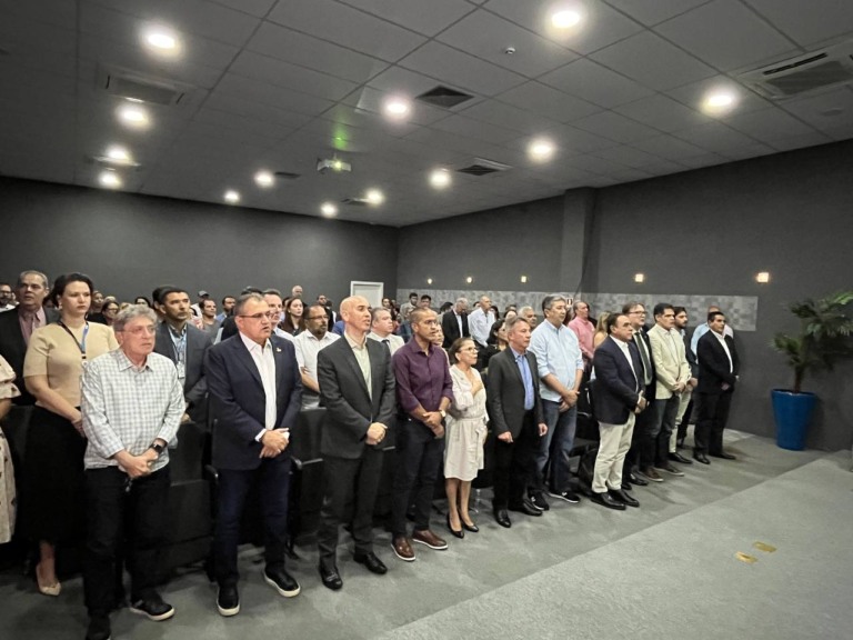 Primeiro dia contou com a presença de autoridades, empresários e população (Foto: Arquivo/FIER)