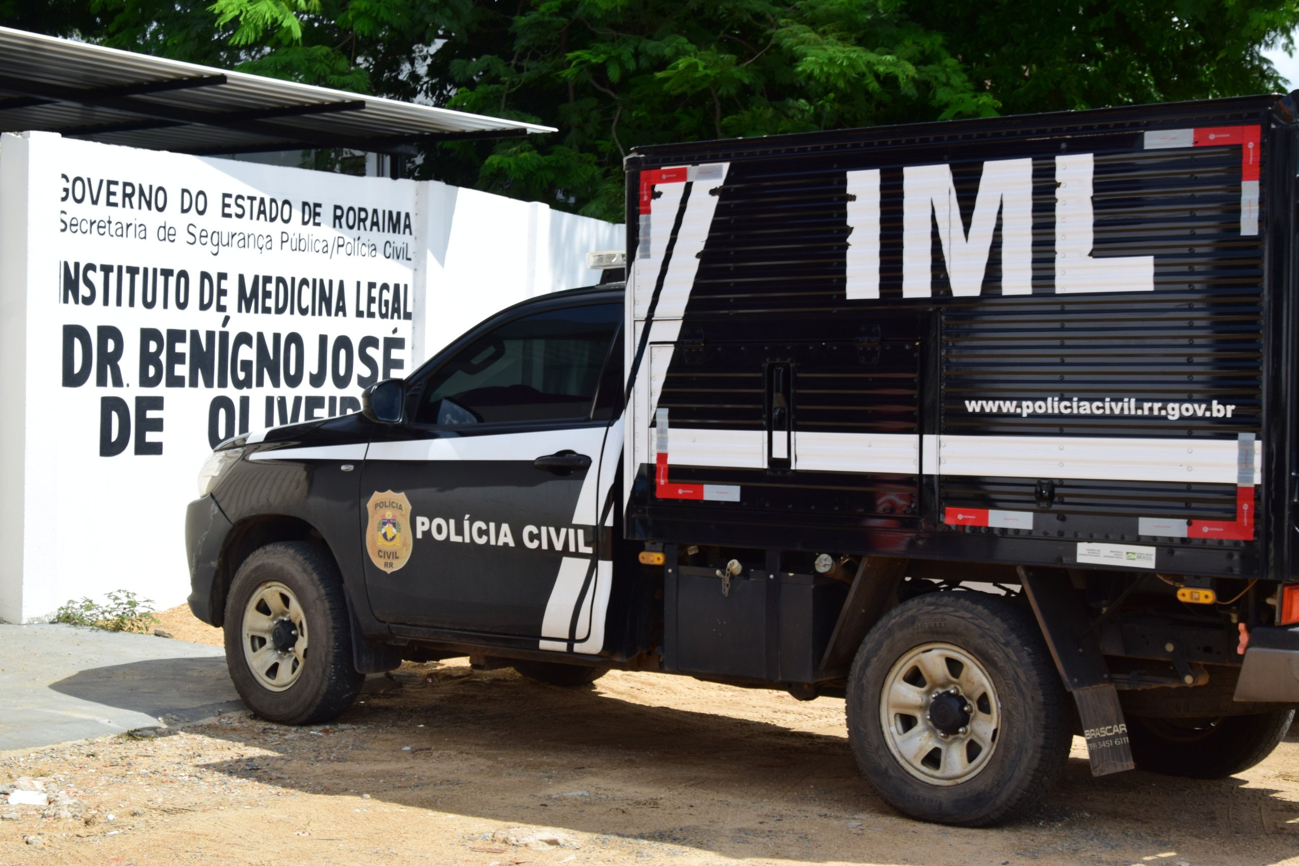 O Instituto Médico Legal foi acionado para fazer a remoção do corpo. (Foto: Nilzete Franco/FolhaBV)