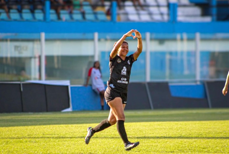 Atacante Jéssica Bentes sai do banco de reservas e marca dois gols para o Negão da Aparecida. Crédito: Kamila Marinho/Rio Negro