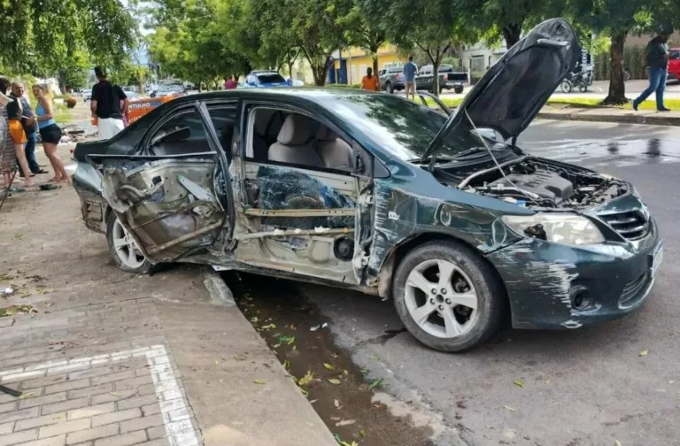 Veículo envolvido no acidente (Foto: Divulgação) 
