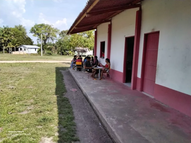 Professores do Baixo Rio Branco denunciam condições precárias de trabalho e moradia