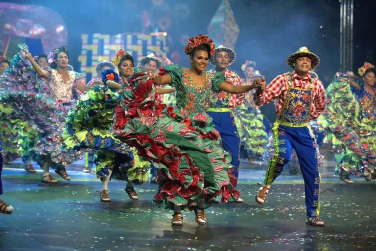 Tradição das quadrilhas juninas: Dança típica surgiu na França. Conheça a origem