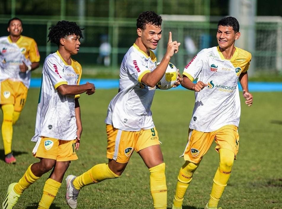 Monte Roraima vai aos seis pontos e lidera Roraimense Juvenil. Crédito: Hélio Garcias/BV Esportes Monte Roraima vai aos seis pontos e lidera Roraimense Juvenil. Crédito: Hélio Garcias/BV Esportes