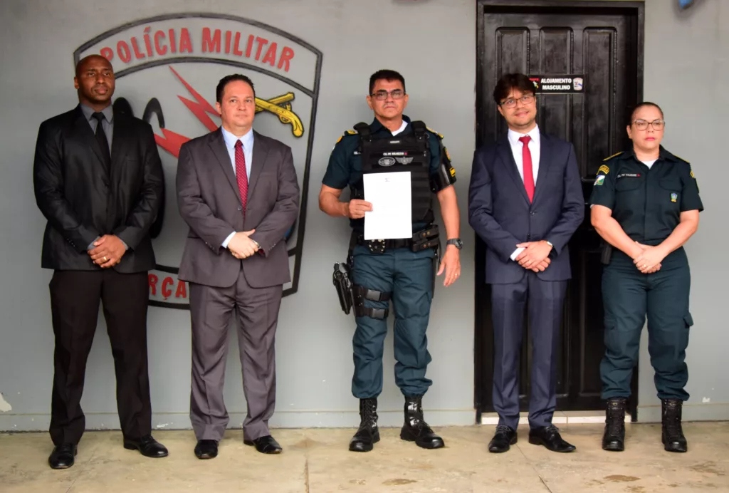 Da esq. à dir., corregedor-geral da PMRR, tenente-coronel Nelson Luiz Camilo de Oliveira, o promotor Antônio Carlos Scheffer Cezar, o comandante-geral da PMRR, coronel Miramilton Goiano de Souza, o promotor Raphael Talles Pereira, e a subcomandante-geral da PMRR, coronel Valdeane Alves (Foto: Nilzete Franco/FolhaBV)