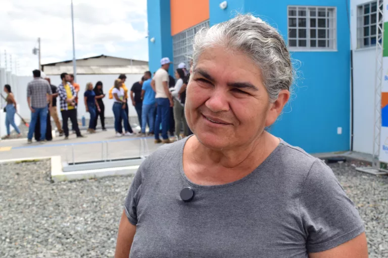 Moradora do PA Nova Amazônia comemora primeira UBS na zona rural de Boa Vista