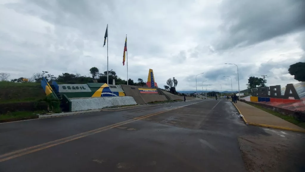 Comerciantes denunciam apreensões de veículos estrangeiros em Pacaraima e relatam prejuízos