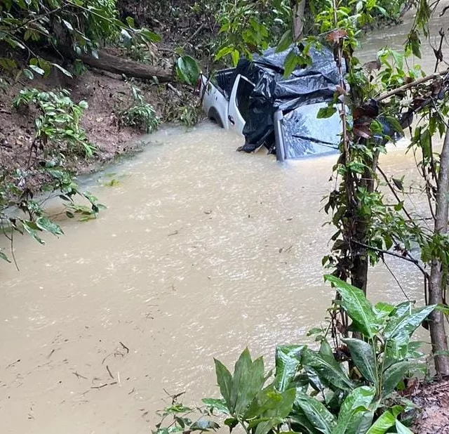 Local onde o veículo caiu (Foto: Divulgação) 