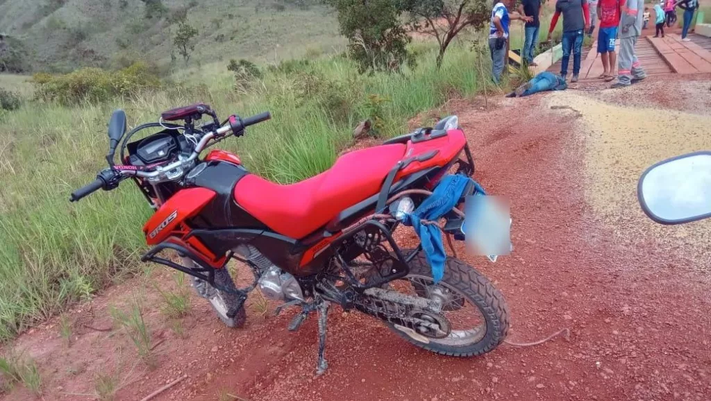 Acidente ocorreu na estrada que leva à região do Paruê, no Uiramutã (Foto: Divulgação) 