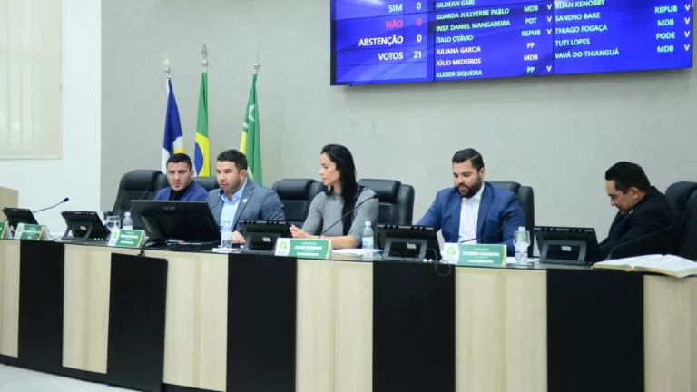 A mesa diretora da Câmara Municipal de Boa Vista, presidida pelo vereador Genilson Costa (Foto: Reynesson Damasceno/CMBV)