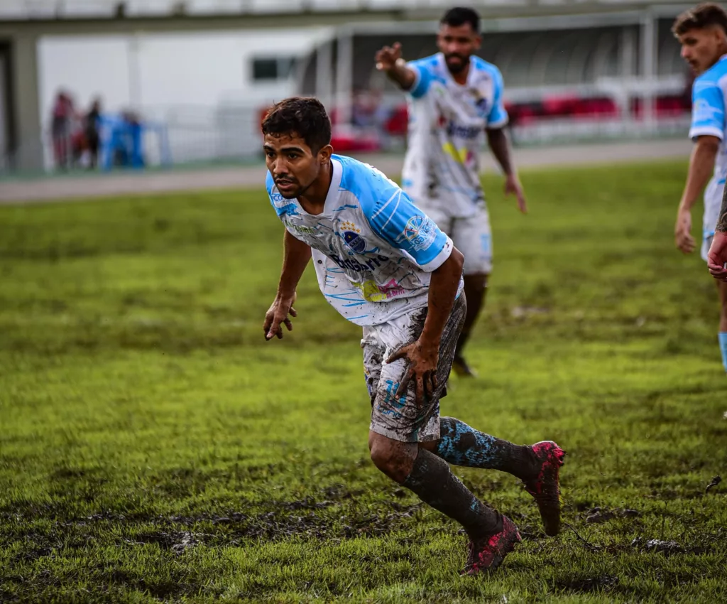 Matheus Tomáz marca para o Mundão, na despedida da Série D do Campeonato Brasileiro. Crédito: Hélio Garcias/São Raimundo