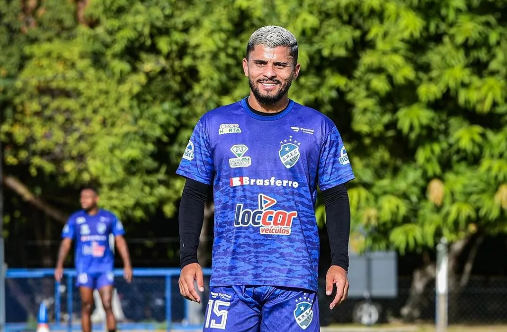 Meia-atacante Tavinho do São Raimundo fez o gol mais bonito da carreira em Macapá. Crédito: Hélio Garcias/São Raimundo