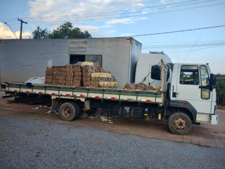 Foram apreendidos cerca de 6 toneladas de farinha venezuelana, conhecida como “Harina Pan” (Foto: Ascom/PCRR)