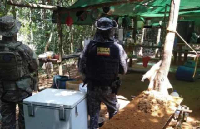 As equipes de combate ao garimpo ilegal foram compostas pela Polícia Rodoviária Federal (PRF), Força Nacional e Funai. (Foto: Divulgação)