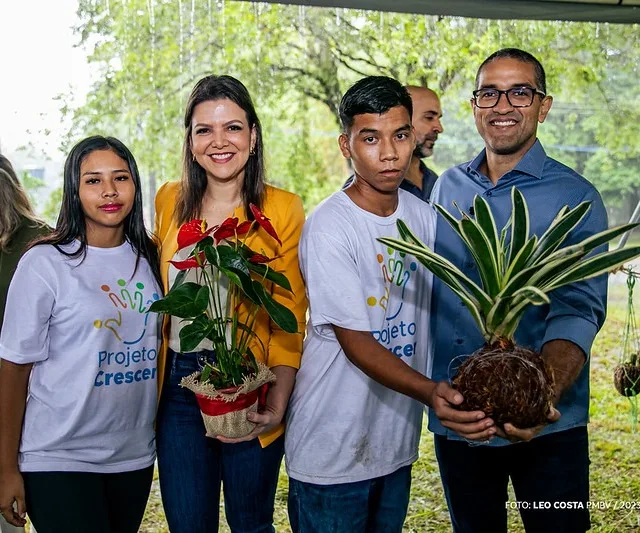 Entre as oficinas oferecidas pelo projeto estão áreas como convivência, esporte, cultura, panificação, culinária, artefatos em madeira, costura, serigrafia e educação ambiental