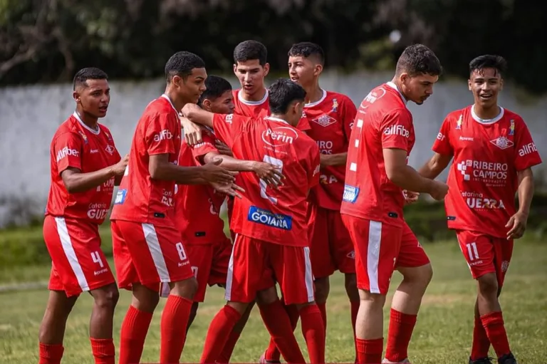 Deu Macuxi Colorado no município de Mucajaí, estreia honrosa no Sabino Soares. Crédito: Hélio Garcias/BV EsportesDeu Macuxi Colorado no município de Mucajaí, estreia honrosa no Sabino Soares. Crédito: Hélio Garcias/BV Esportes