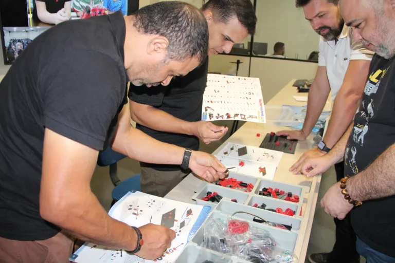 Professores orientadores de tecnologia recebem capacitação