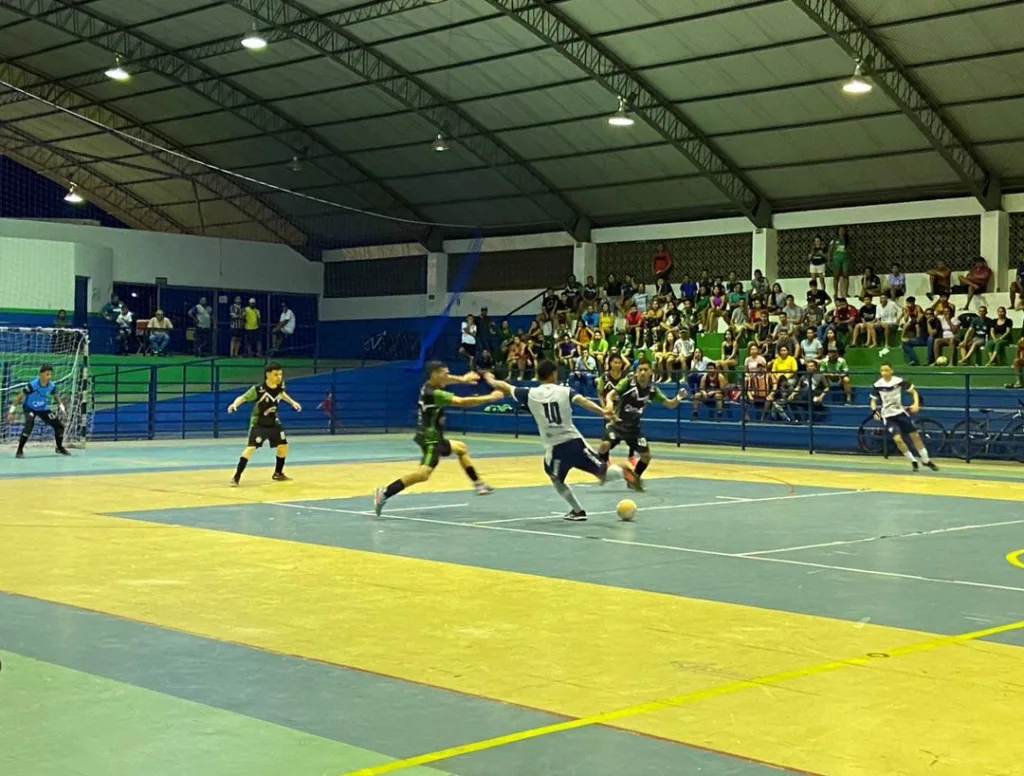 Sextou com muito futsal na capital, a bola vai rolar em duas batalhas decisivas. Crédito: Neuda Kart/Vivaz