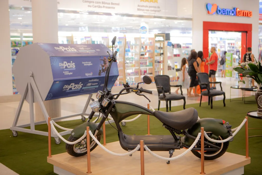 Os clientes que acumularem R$ 350 em notas fiscais de compras realizadas entre 26 de julho e 18 de agosto podem trocar por cupons para concorrer à moto elétrica Boram Scooter SC-20 VN. (Foto: Divulgação)