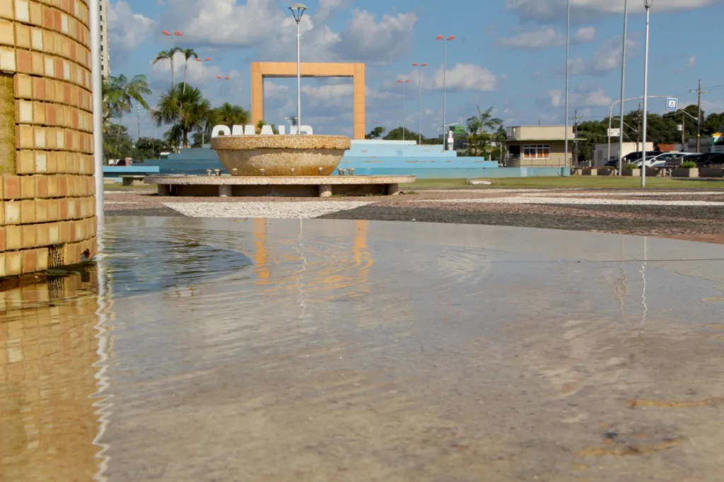 O local passa a se chamar Praça das Águas Salomão Hatem. (Foto: Arquivo/FolhaBV)