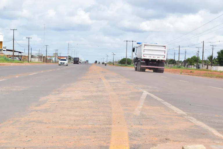 Rodovia estadual RR-205, que liga Boa Vista a Alto Alegre (Foto: Nilzete Franco/FolhaBV)