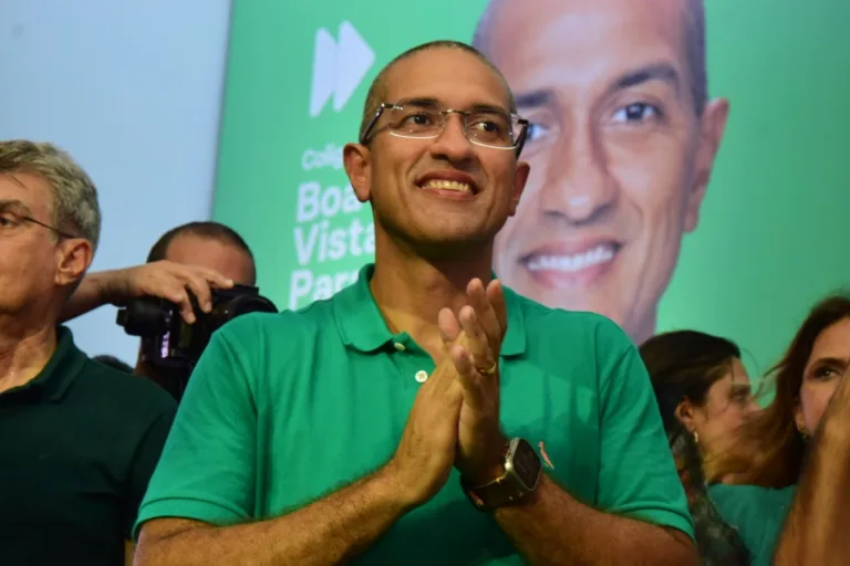 O prefeito Arthur Henrique é confirmado como candidato a reeleição em convenção do MDB (Foto: Nilzete Franco/FolhaBV)