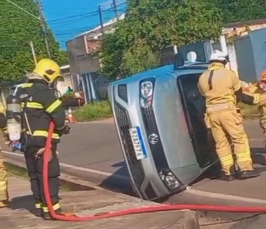 O Corpo de Bombeiros fez o resgate da vítima (Foto: Reprodução)