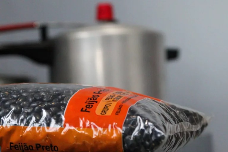 A queda no consumo de feijão também reflete mudanças nos hábitos alimentares e nas condições econômicas da população (Foto: Divulgação) A queda no consumo de feijão também reflete mudanças nos hábitos alimentares e nas condições econômicas da população (Foto: Divulgação)