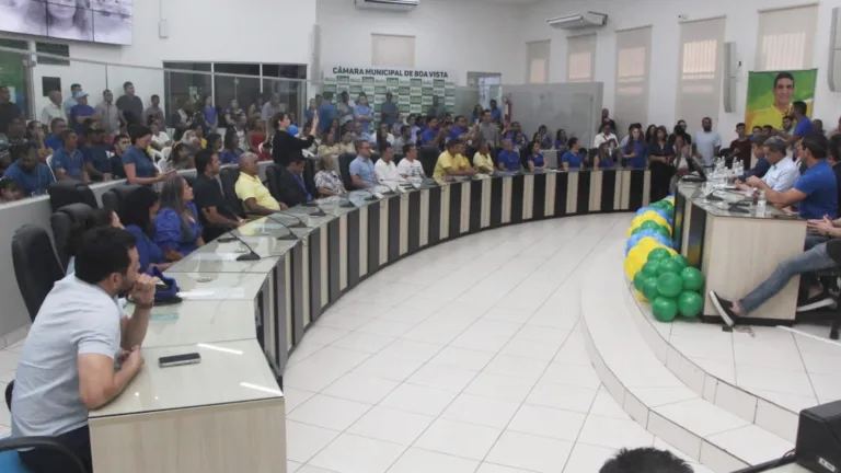 Candidatos a vereador de Boa Vista pelo Republicanos em convenção no plenário da Câmara (Foto: Wenderson Cabral/FolhaBV)