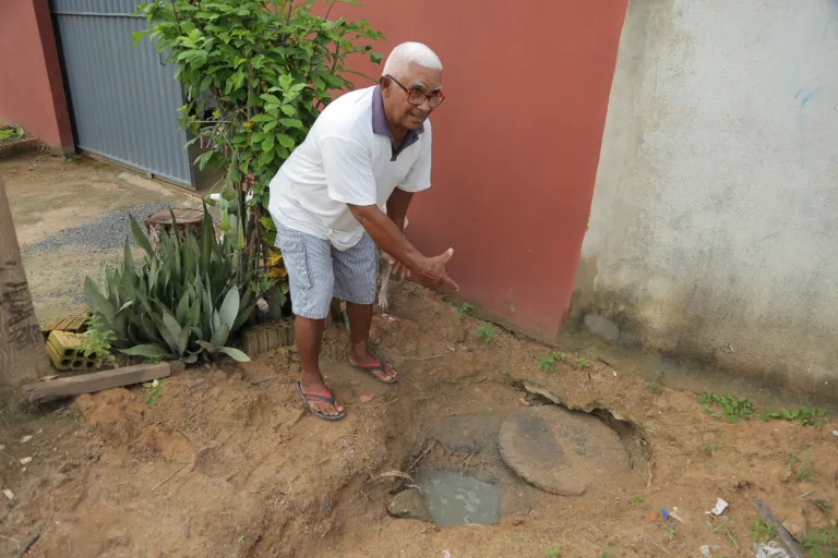 Problemas no esgoto foram constatados no bairro Santa Luzia — Foto: Eduardo Andrade/ SupCom ALE-RR