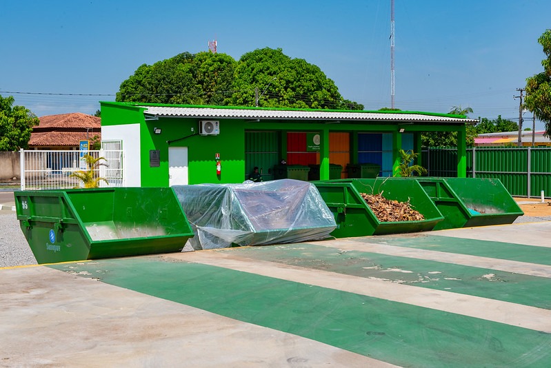 População pode levar resíduos recicláveis para serem descartados nesses locais de terça a sexta-feira, das 8h às 18h, e no sábado, das 8h às 12h — Foto: Semuc População pode levar resíduos recicláveis para serem descartados nesses locais de terça a sexta-feira, das 8h às 18h, e no sábado, das 8h às 12h — Foto: Semuc