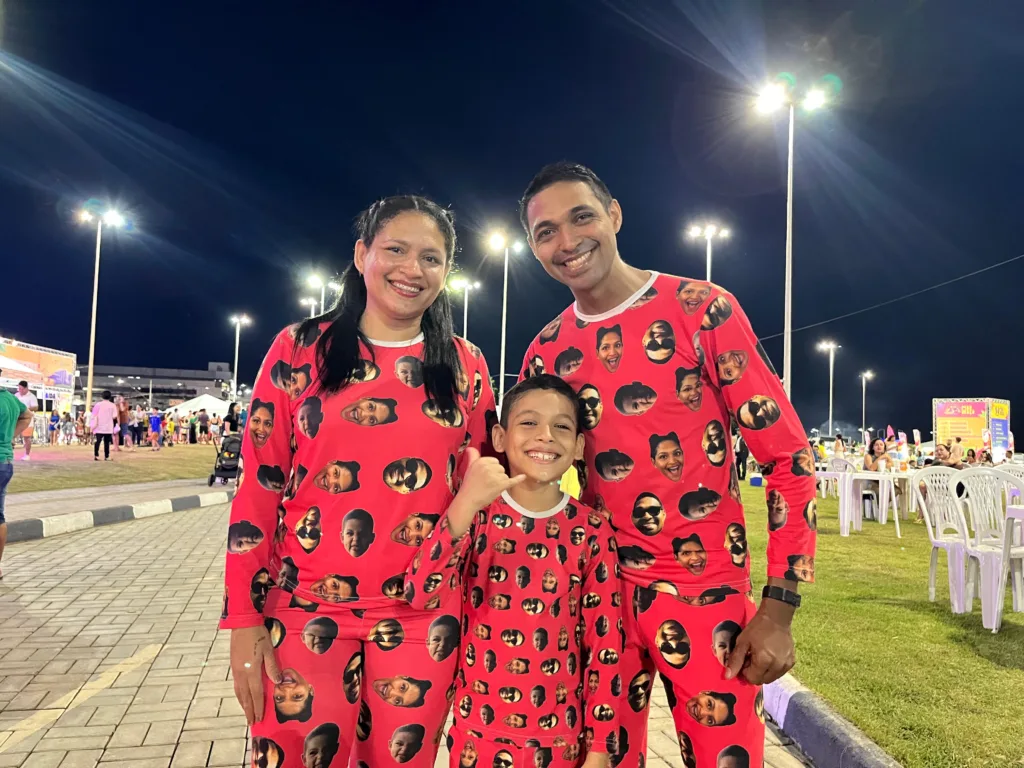 Mila Moura, Oziel Maciel e o filho deles, Oto Moura Maciel (Foto: Camilla Salustiano/FolhaBV)